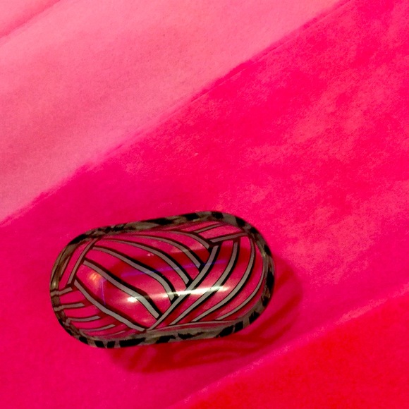 AirPod case - Picture 2 of 3